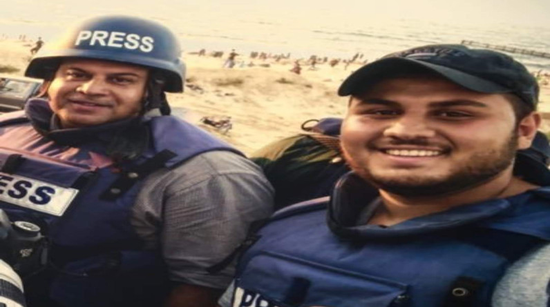 استشهاد الصحفيين حمزة وائل الدحدوح ومصطفى ثريا في قصف إسرائيلي جنوب قطاع غزة